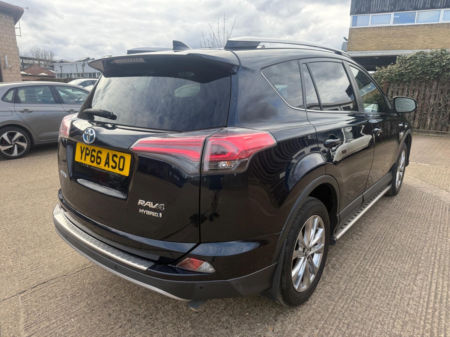 Used Toyota RAV4 for sale - 77820048: Photo 9