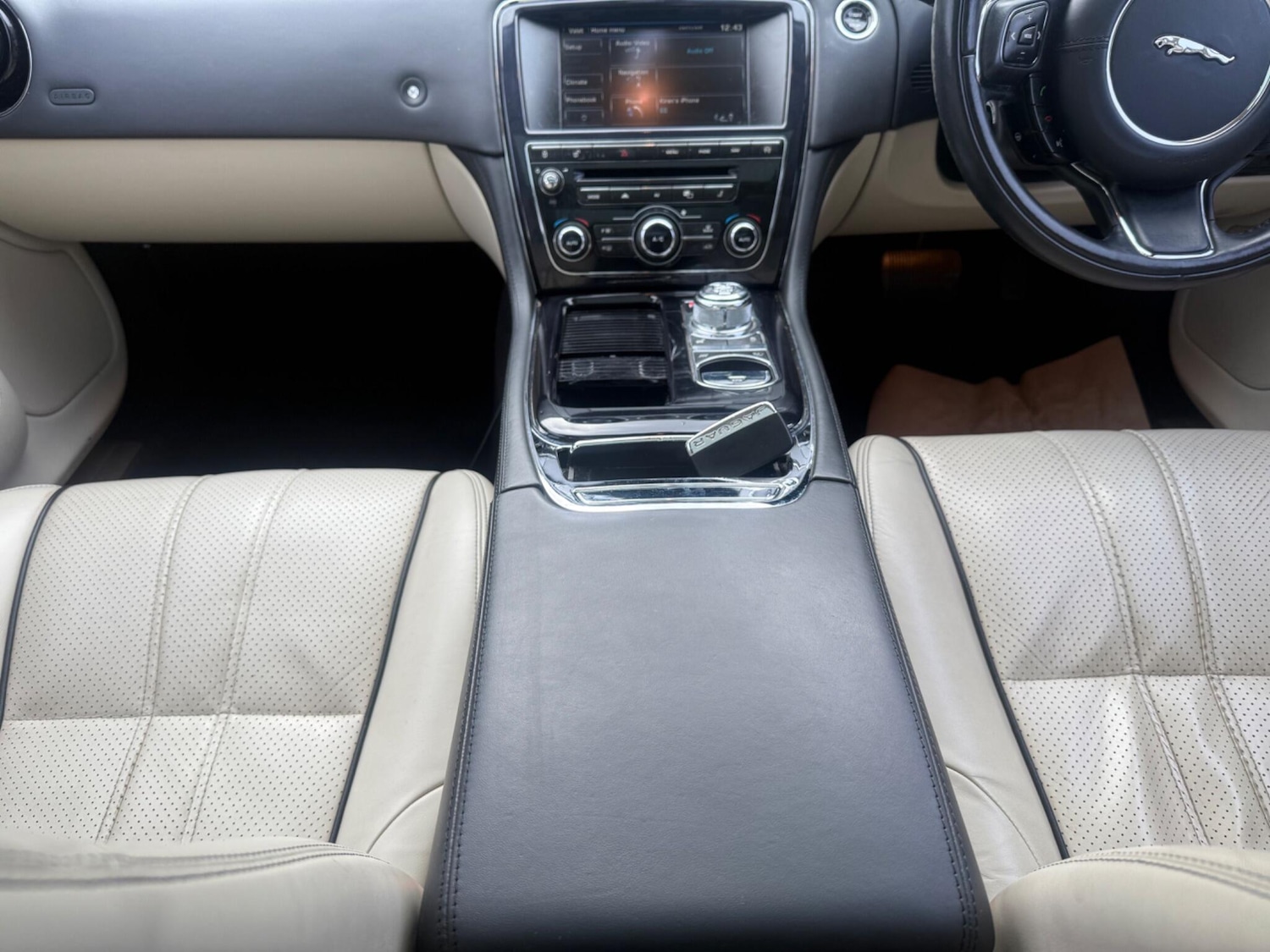 Used Jaguar XJ 2013 for sale - 77639435: Photo 11