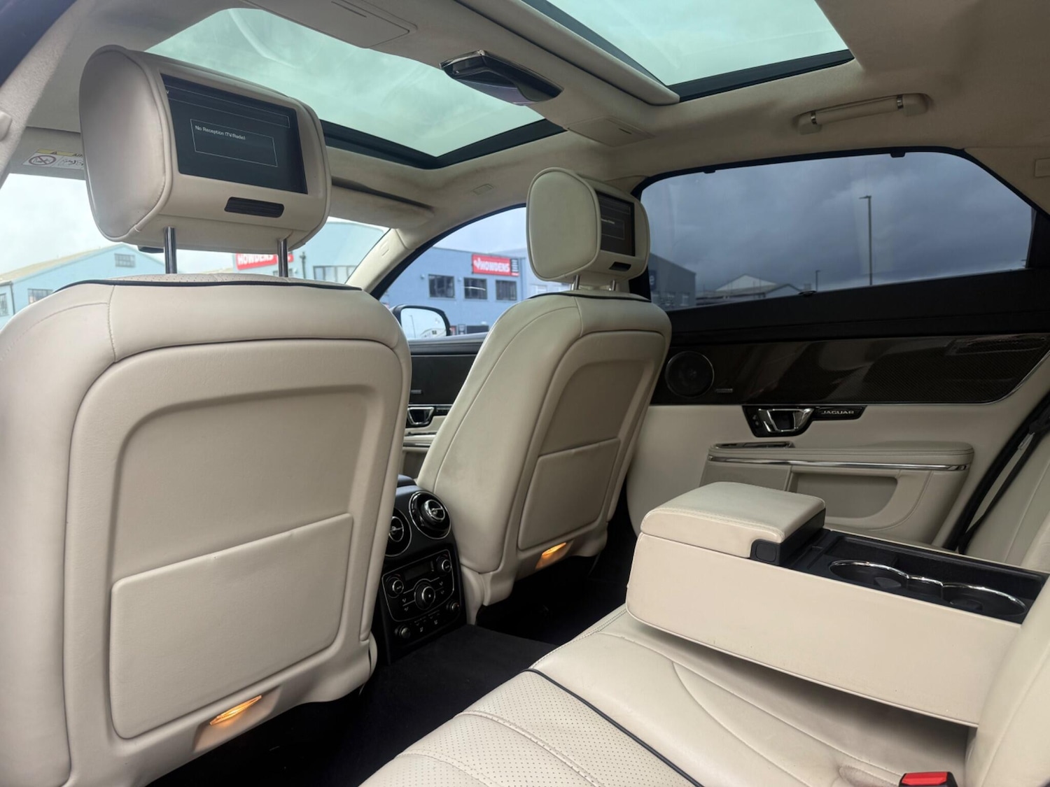 Used Jaguar XJ 2013 for sale - 77639435: Photo 21