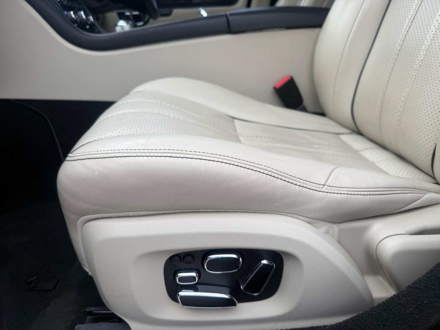 Used Jaguar XJ 2013 for sale - 77639435: Photo 24