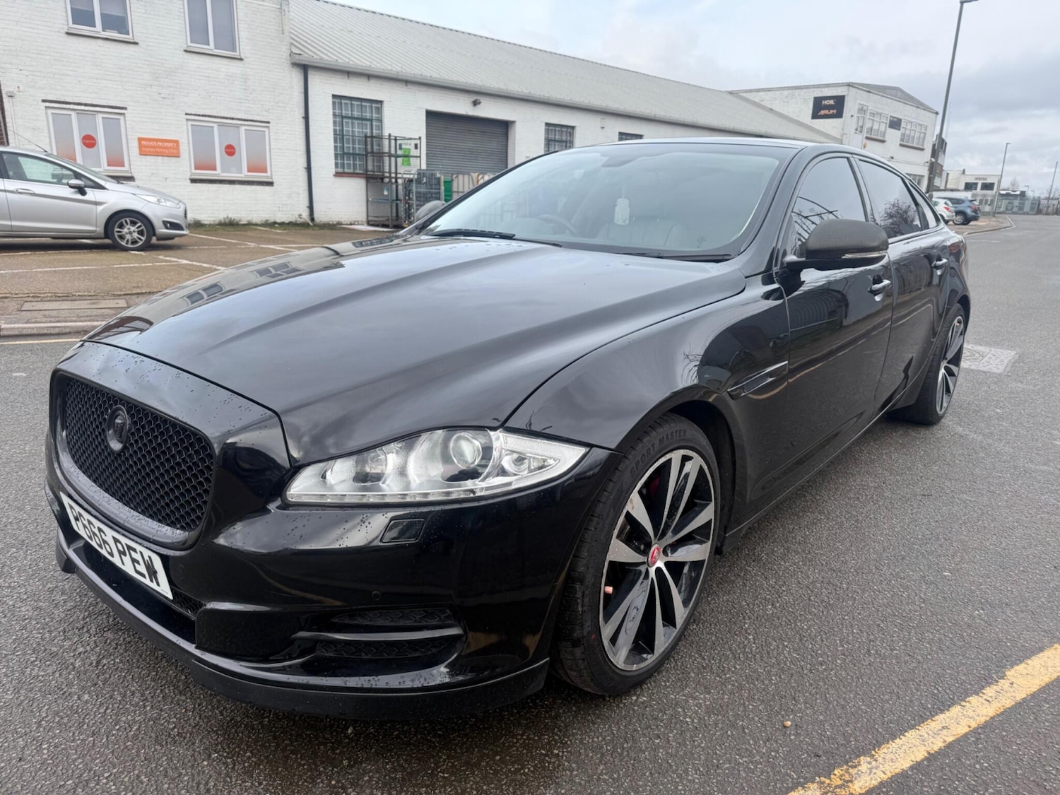 Used Jaguar XJ 2013 for sale - 77639435: Photo 3