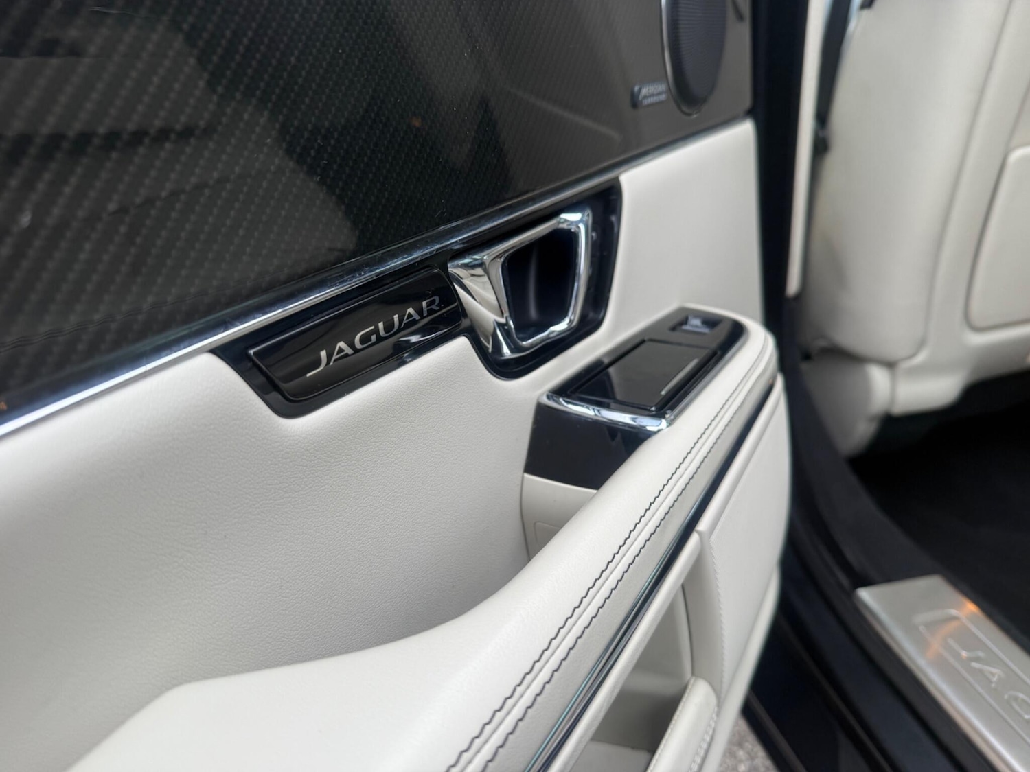 Used Jaguar XJ 2013 for sale - 77639435: Photo 31