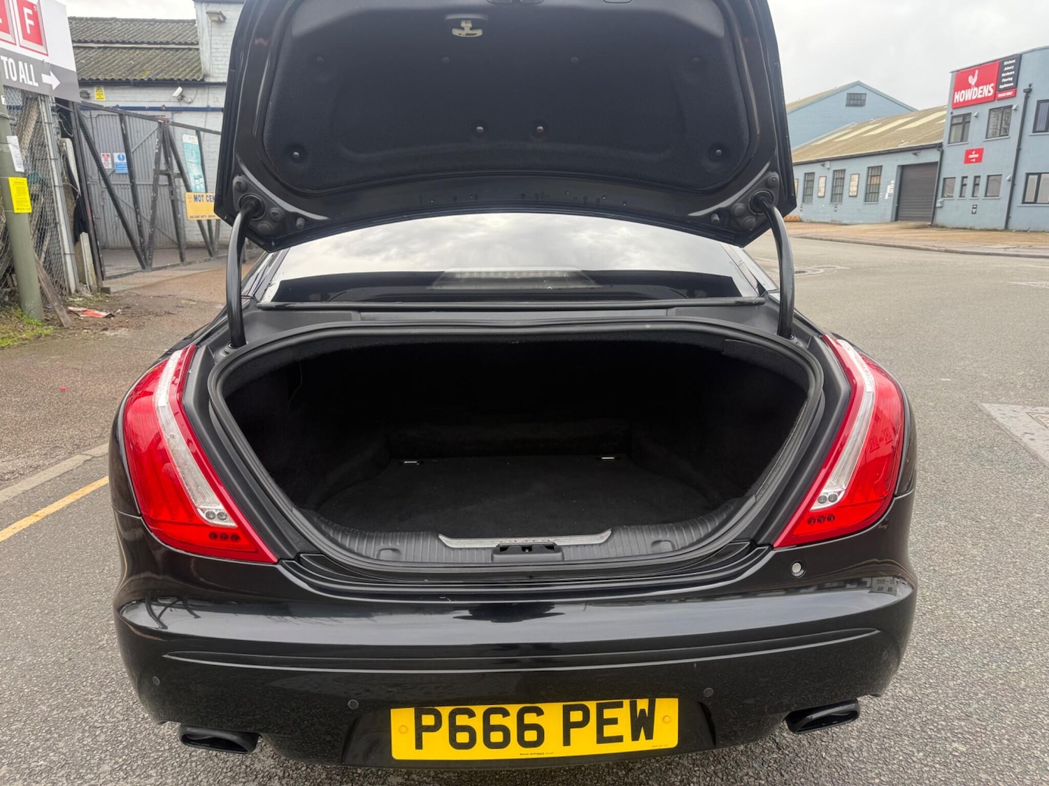 Used Jaguar XJ 2013 for sale - 77639435: Photo 37