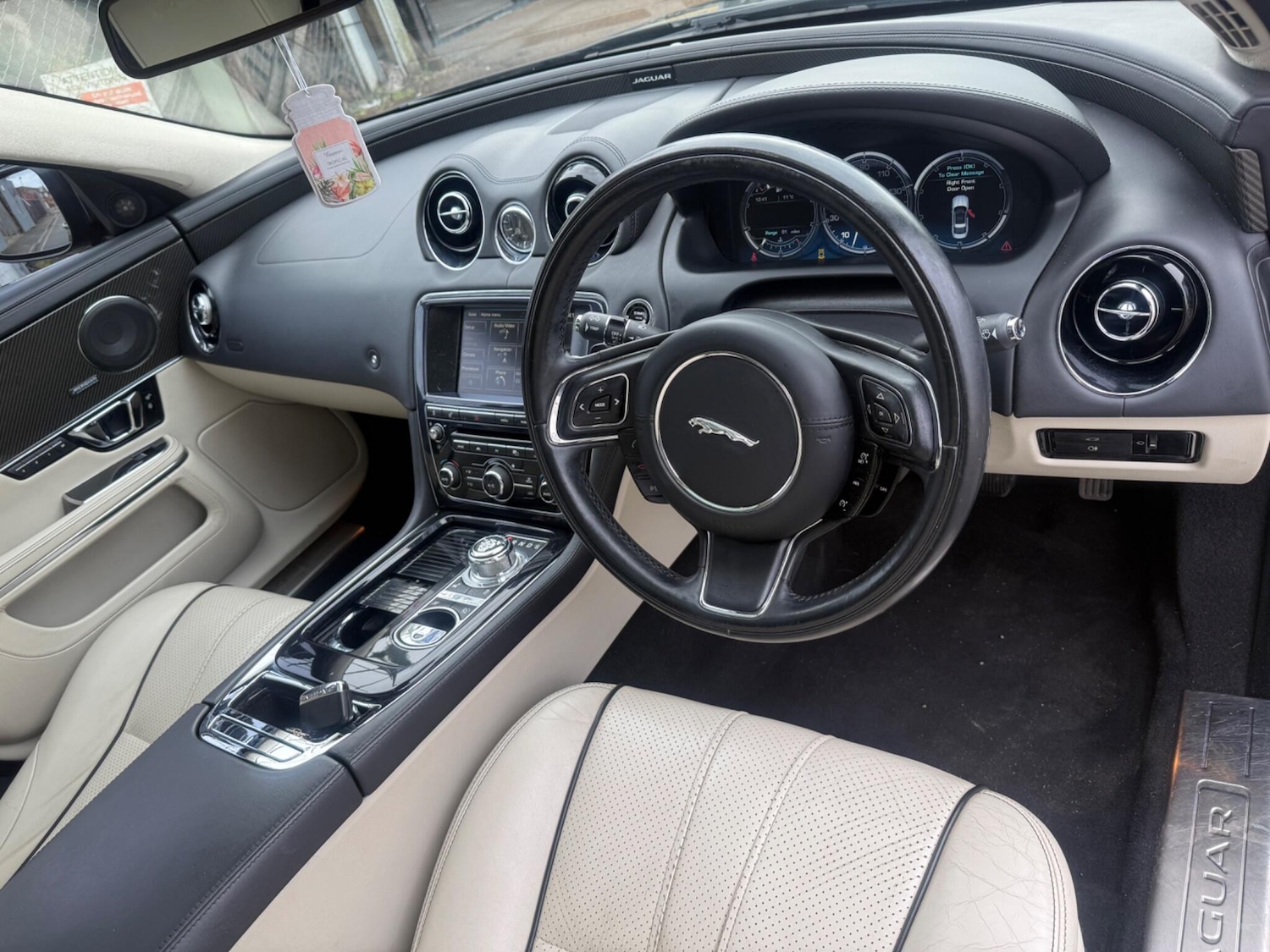 Used Jaguar XJ 2013 for sale - 77639435: Photo 43