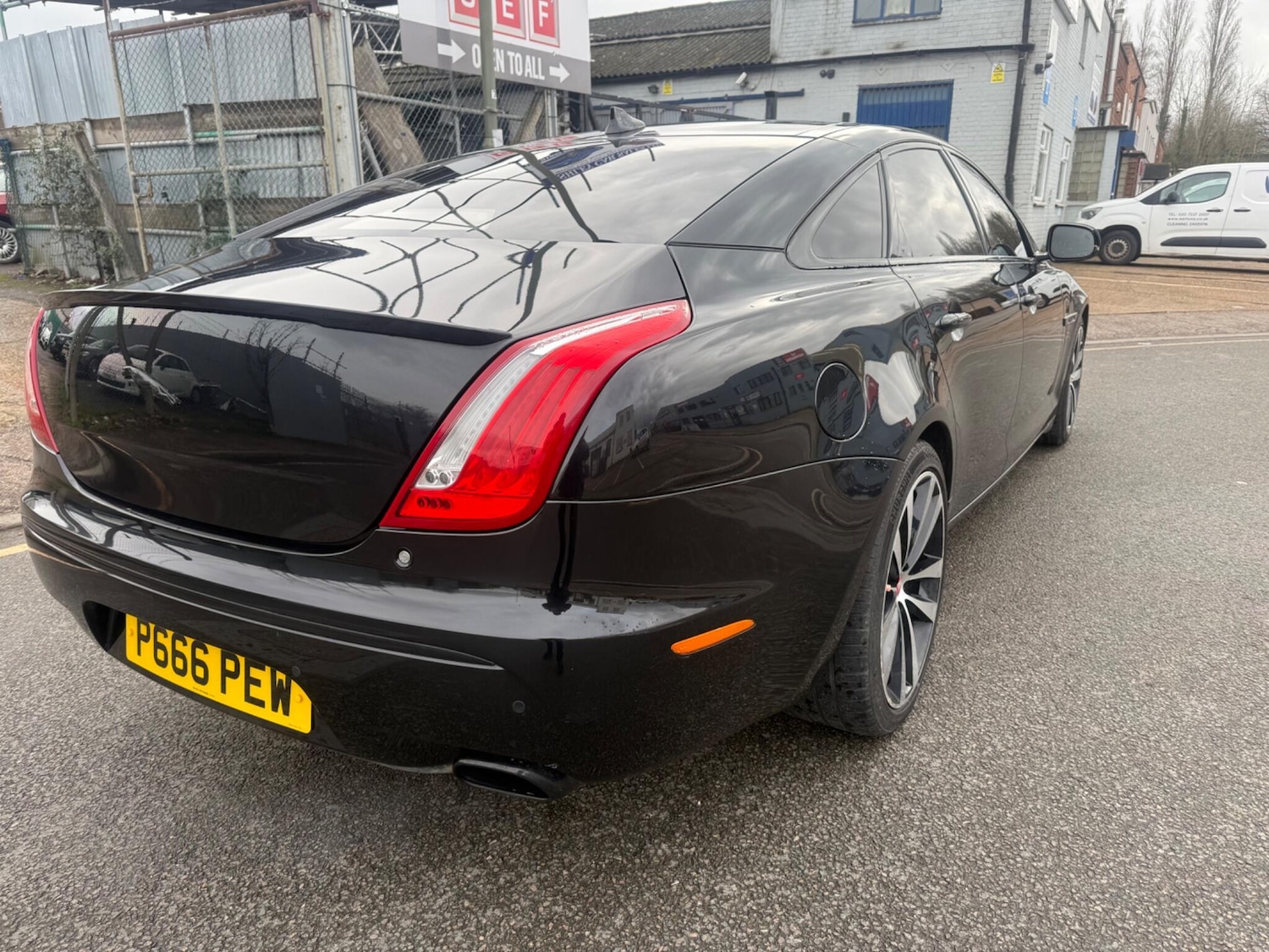 Used Jaguar XJ 2013 for sale - 77639435: Photo 9