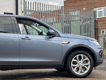Used Land Rover Discovery Sport 2019 for sale - 77639456: Photo