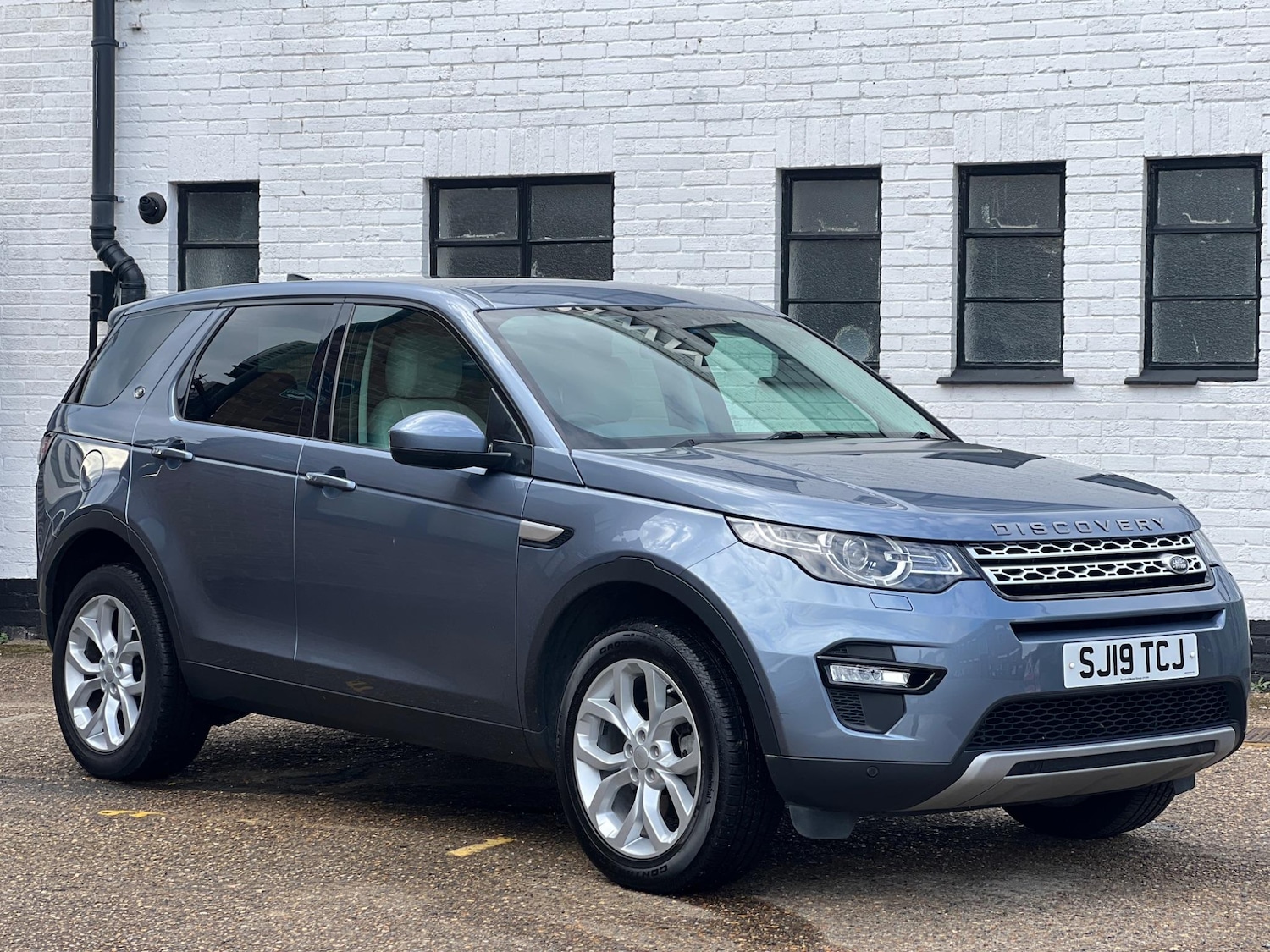 Used Land Rover Discovery Sport 2019 for sale - 77639456: Photo 5