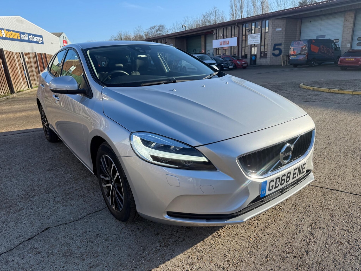 Used Volvo V40 2019 for sale - 77639453: Photo 1