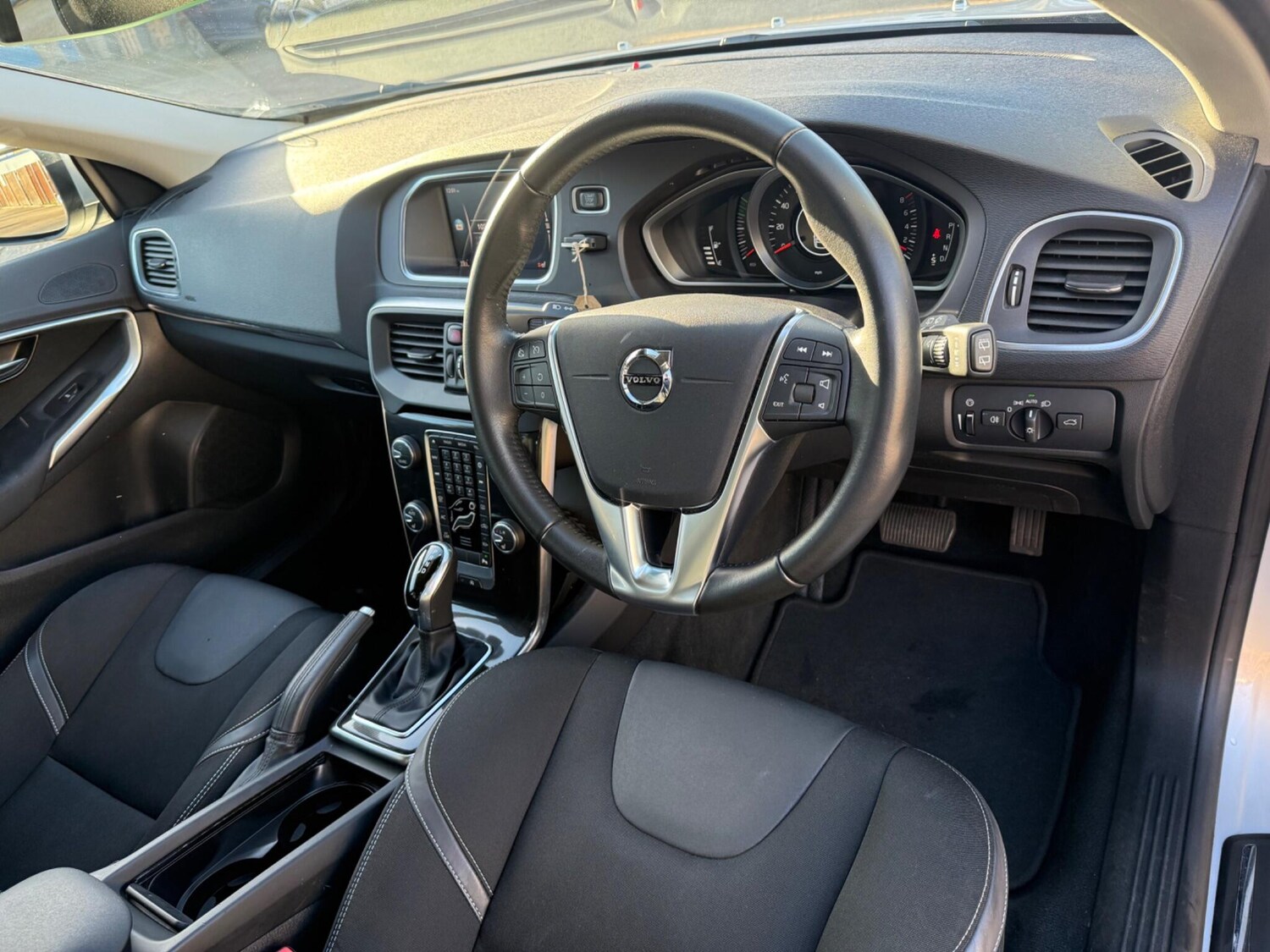 Used Volvo V40 2019 for sale - 77639453: Photo 12