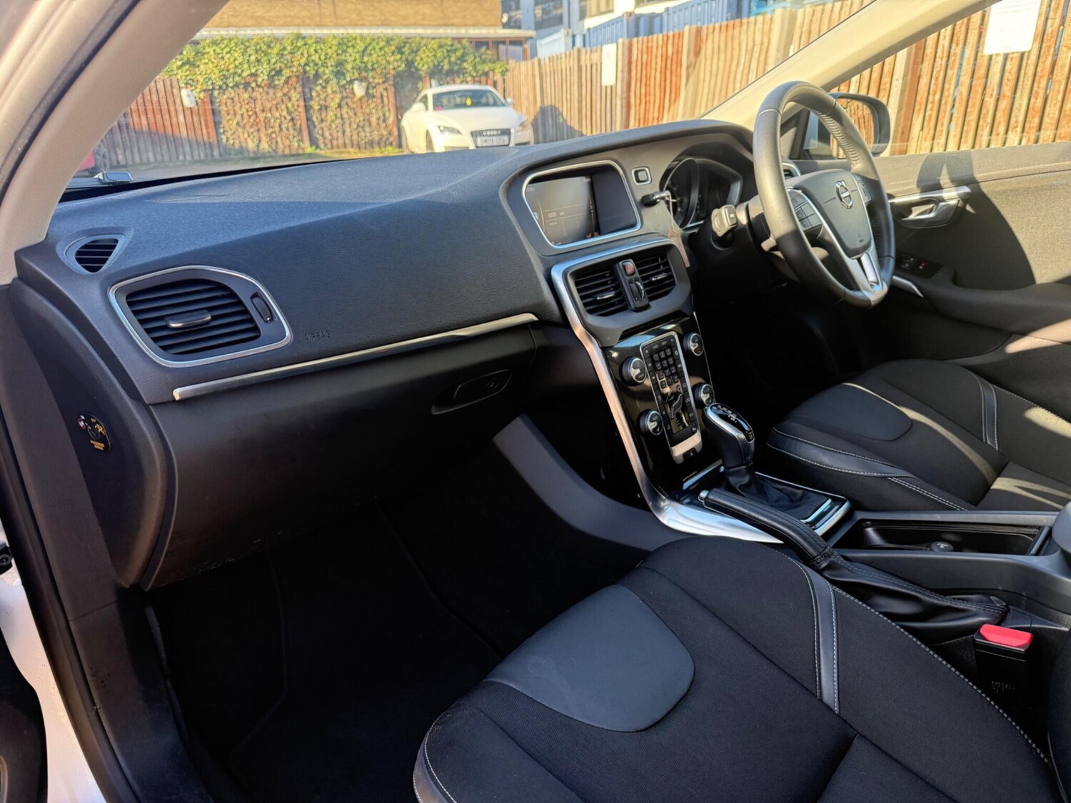 Used Volvo V40 2019 for sale - 77639453: Photo 19