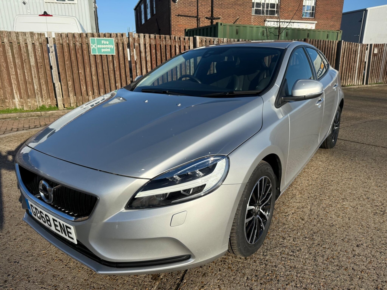 Used Volvo V40 2019 for sale - 77639453: Photo 3