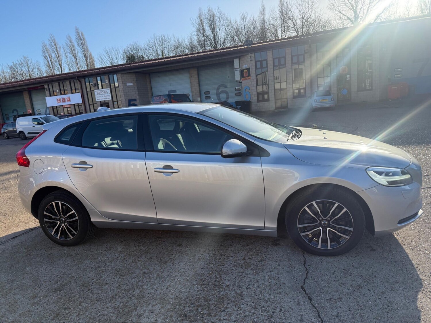 Used Volvo V40 2019 for sale - 77639453: Photo 8