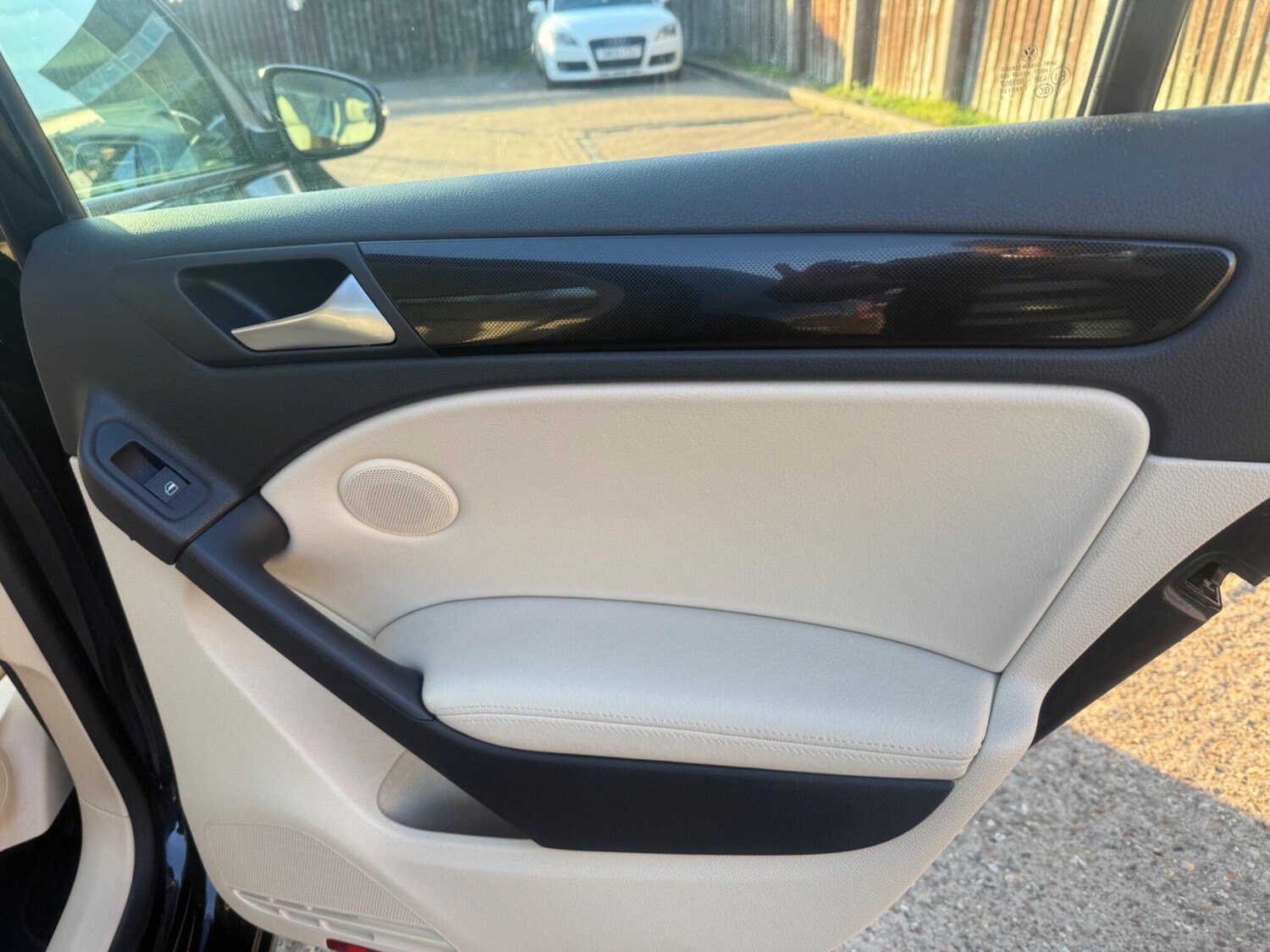 Used Volkswagen Golf 2009 for sale - 77718983: Photo 27