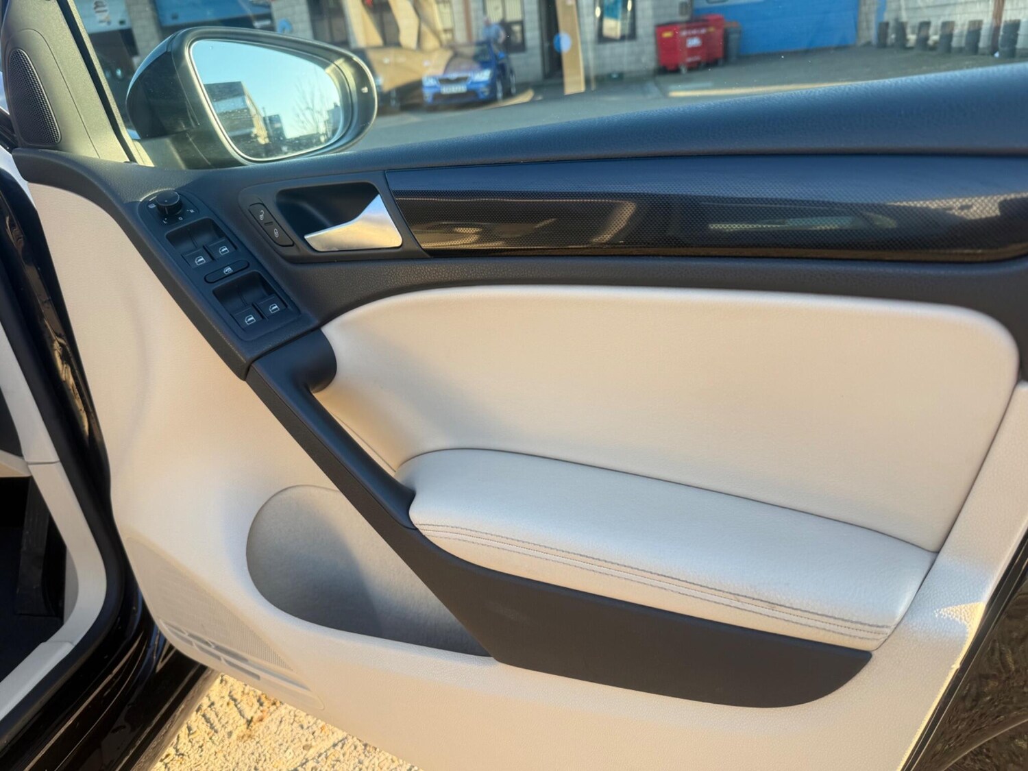 Used Volkswagen Golf 2009 for sale - 77718983: Photo 28