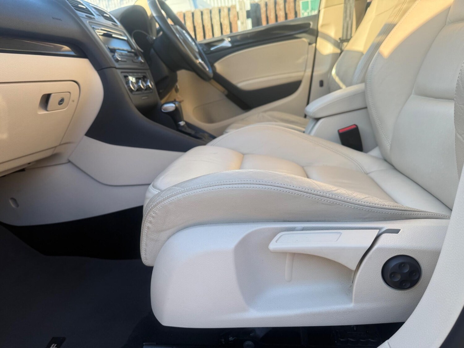 Used Volkswagen Golf 2009 for sale - 77718983: Photo 35