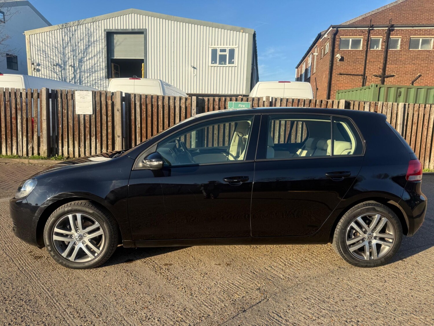 Used Volkswagen Golf 2009 for sale - 77718983: Photo 6