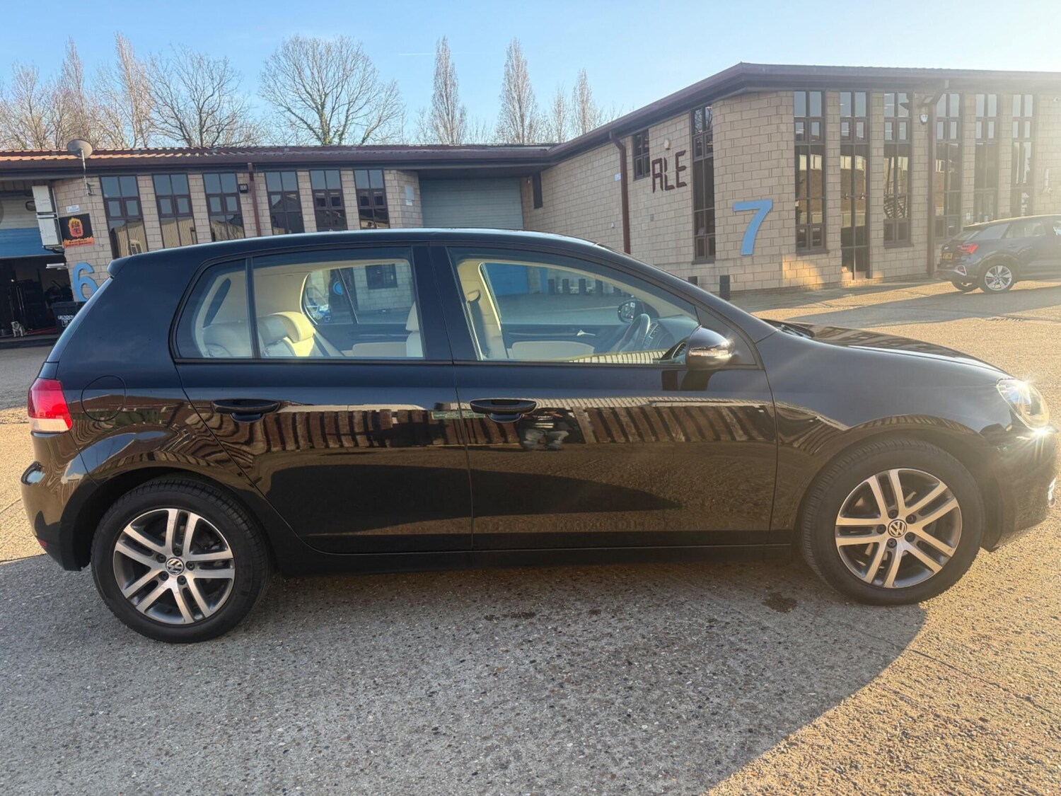 Used Volkswagen Golf 2009 for sale - 77718983: Photo 9