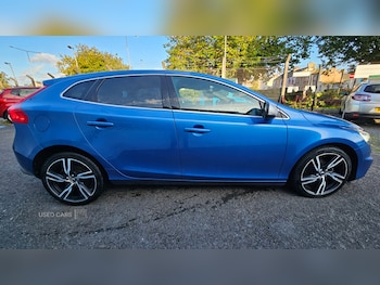 Used Volvo V40 2017 for sale - 76043600: Photo