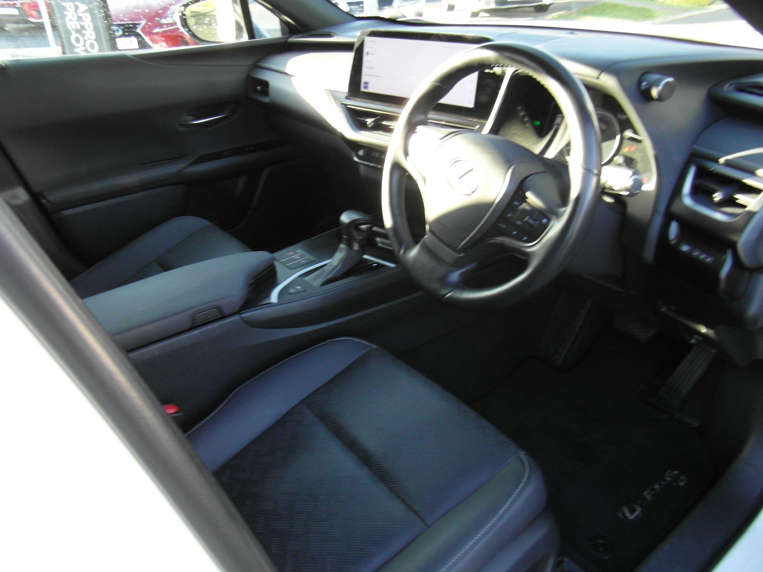 Used Lexus UX 2023 for sale - 76765320: Photo 30