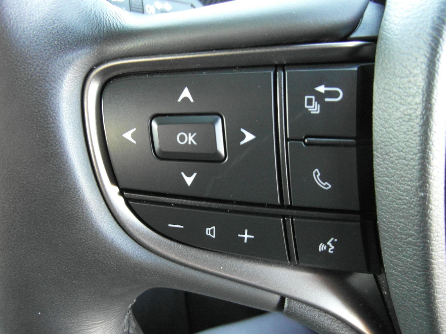 Used Lexus UX 2023 for sale - 76765320: Photo 38