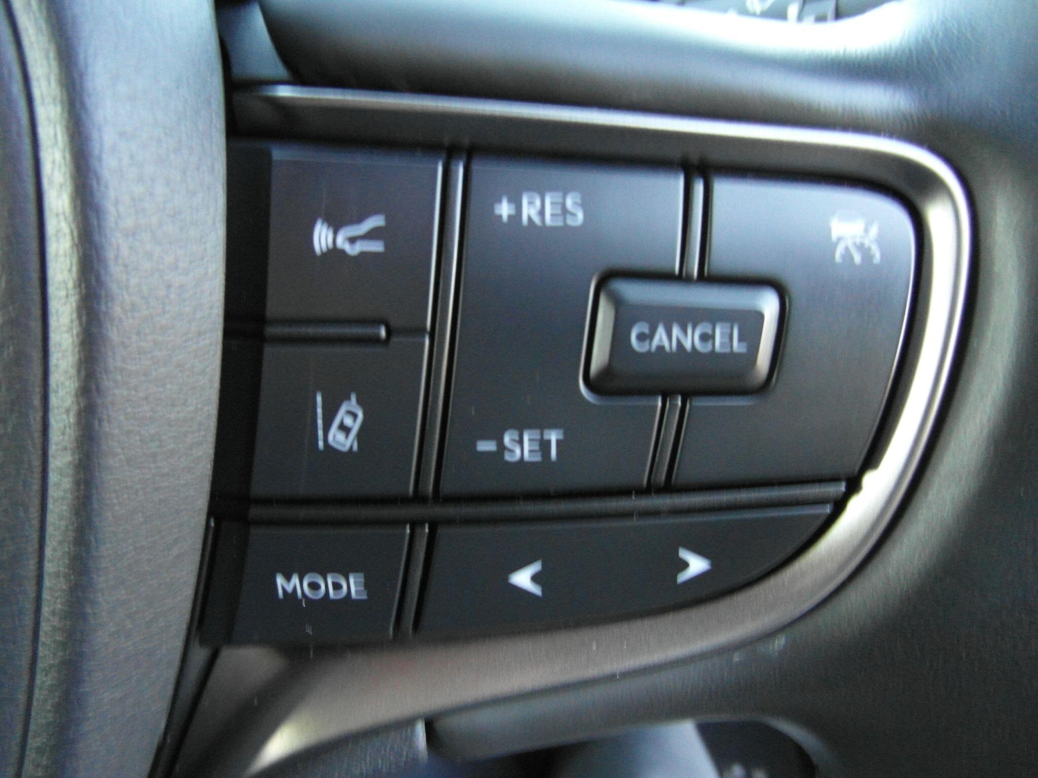 Used Lexus UX 2023 for sale - 76765320: Photo 39