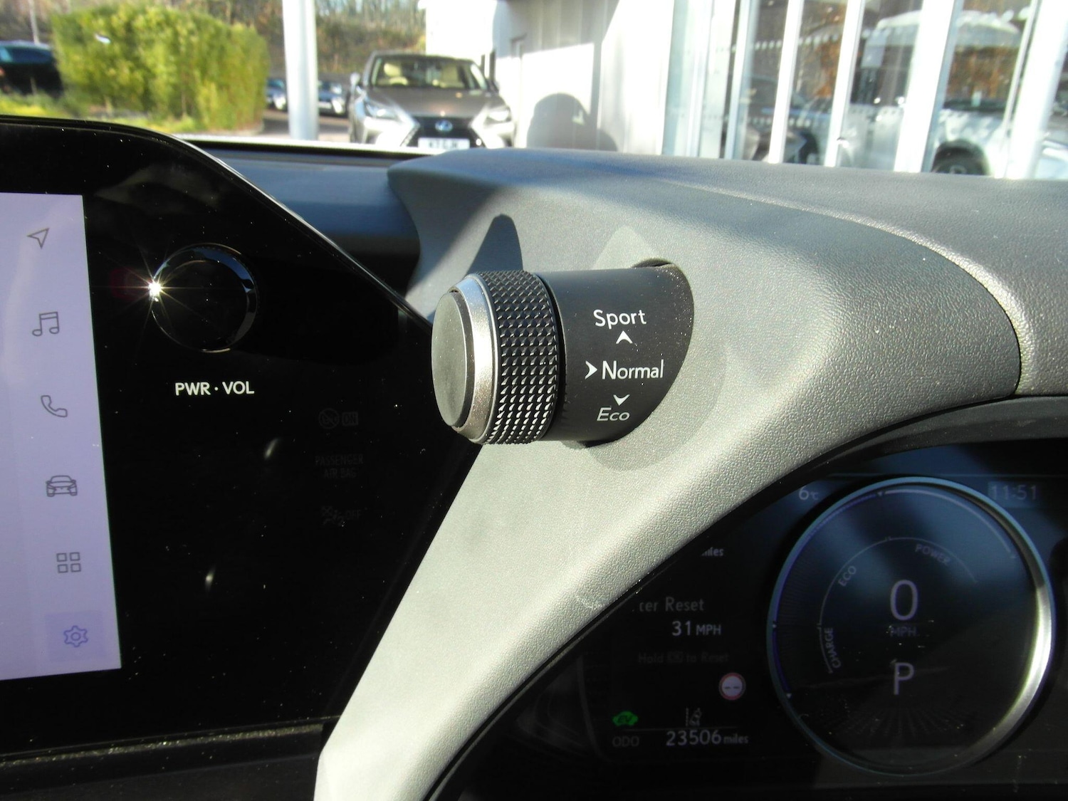 Used Lexus UX 2023 for sale - 76765320: Photo 51