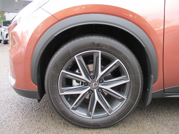 Used Lexus LBX 2025 for sale - 76337214: Photo 10
