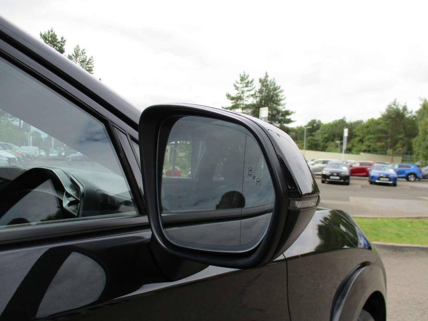 Used Lexus RZ 2025 for sale - 76250961: Photo 13