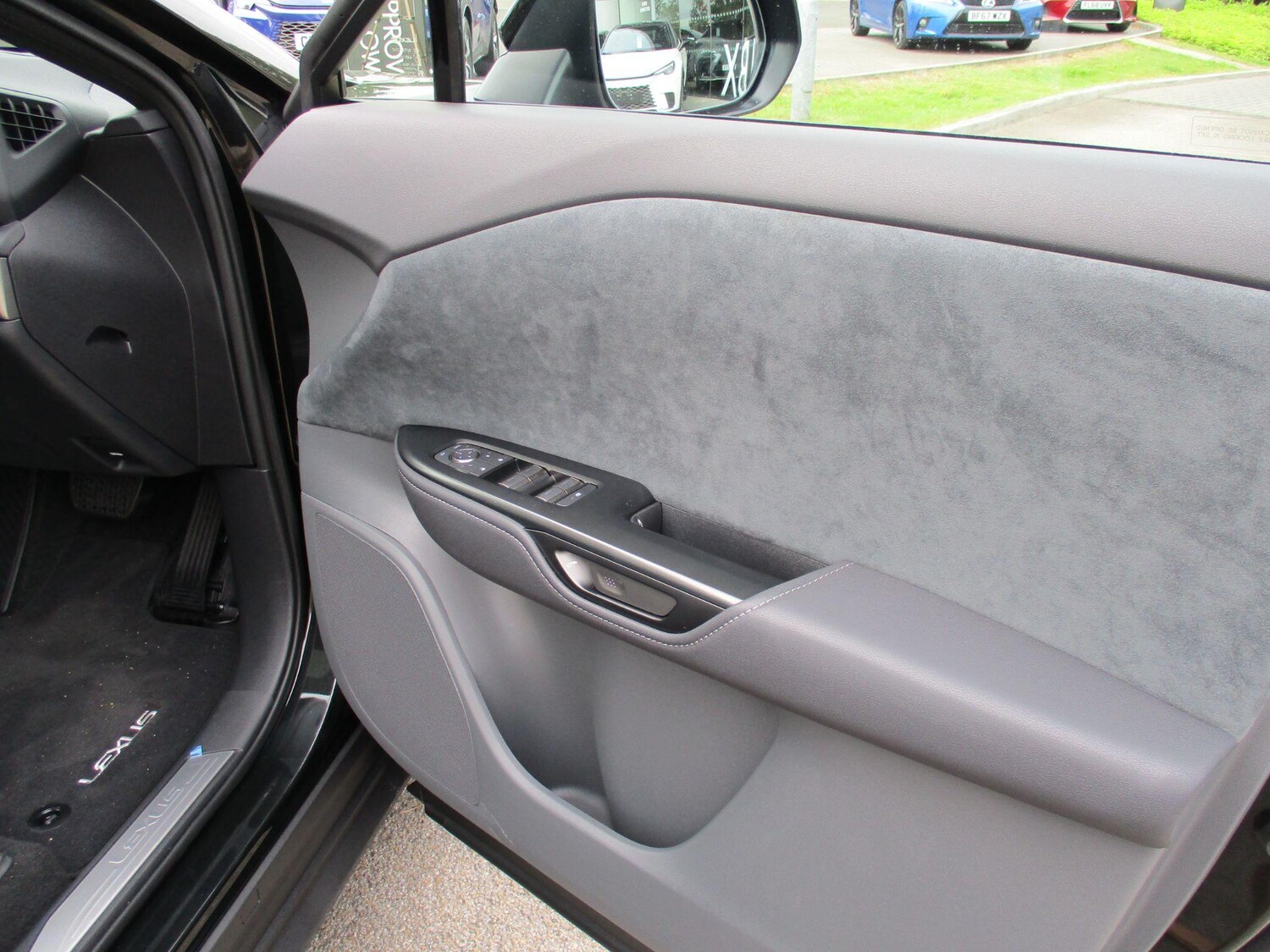 Used Lexus RZ 2025 for sale - 76250961: Photo 32