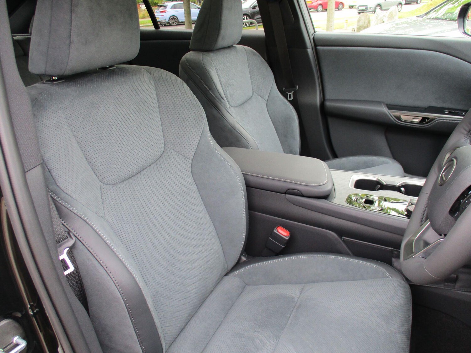 Used Lexus RZ 2025 for sale - 76250961: Photo 36