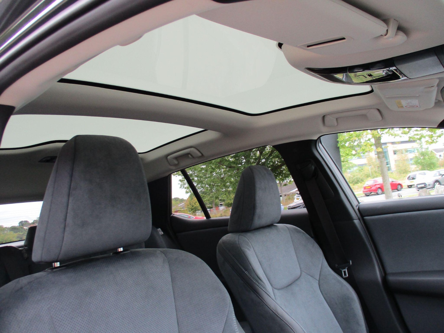 Used Lexus RZ 2025 for sale - 76250961: Photo 38