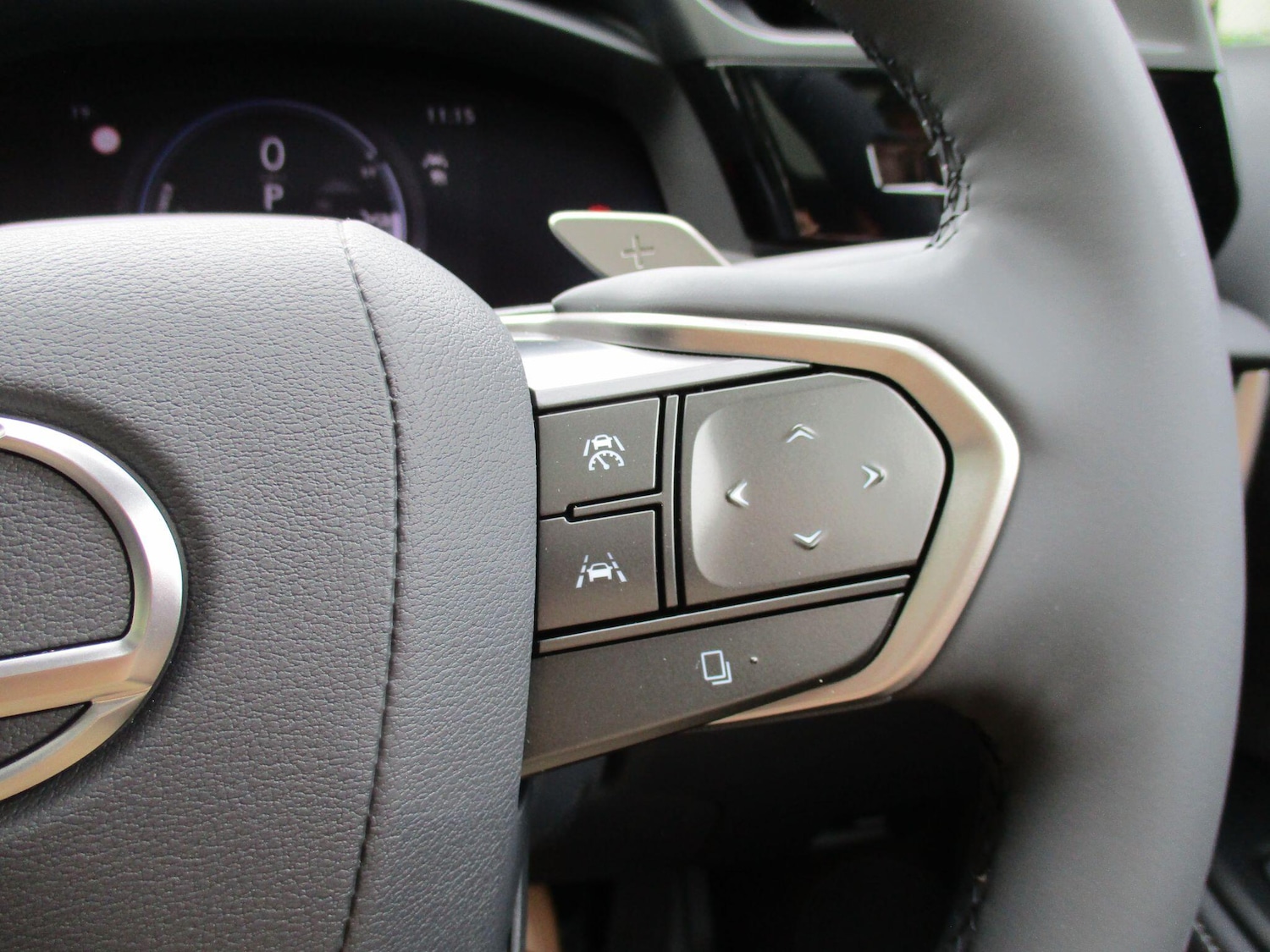 Used Lexus RZ 2025 for sale - 76250961: Photo 43