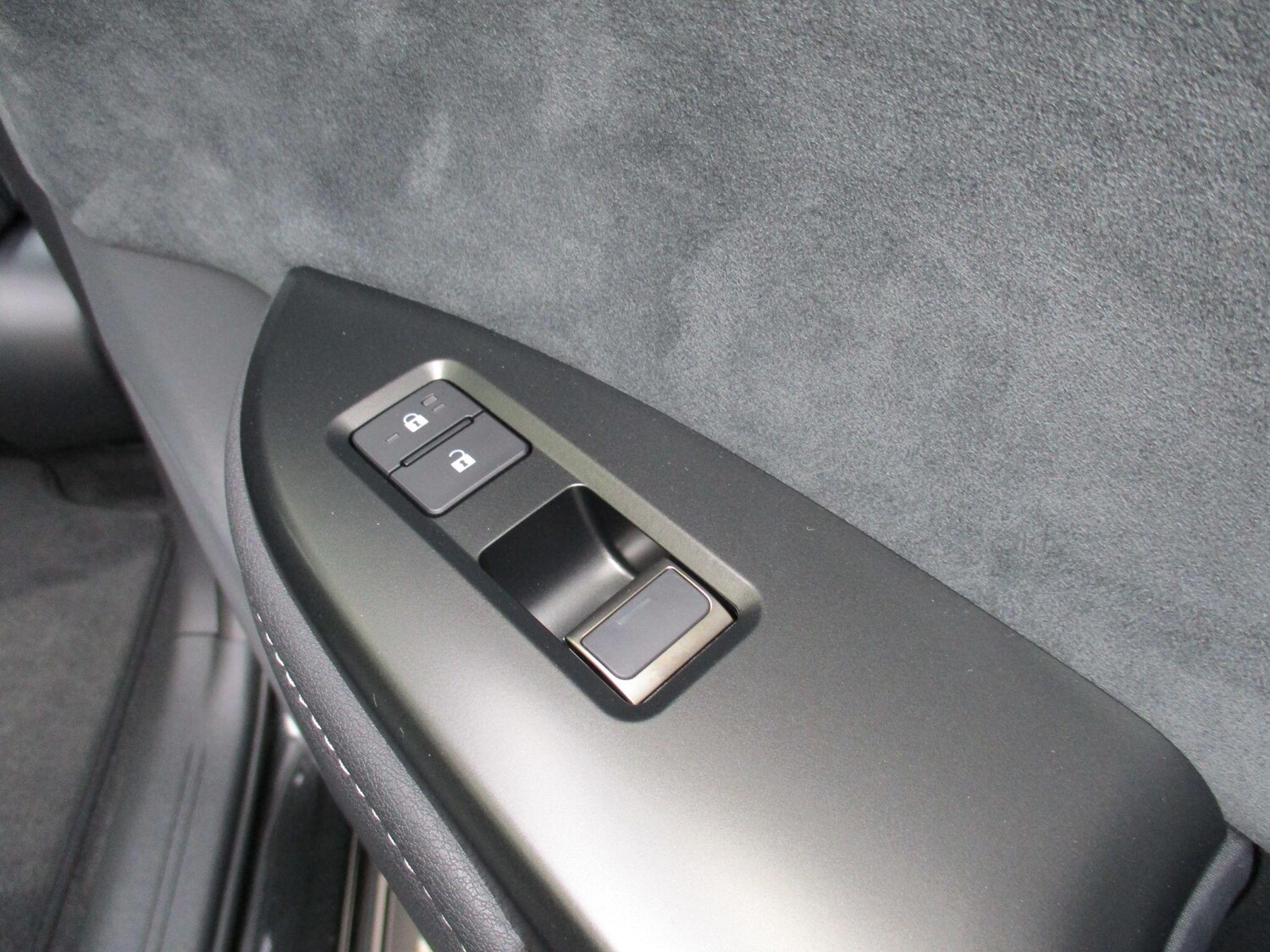 Used Lexus RZ 2025 for sale - 76250961: Photo 68