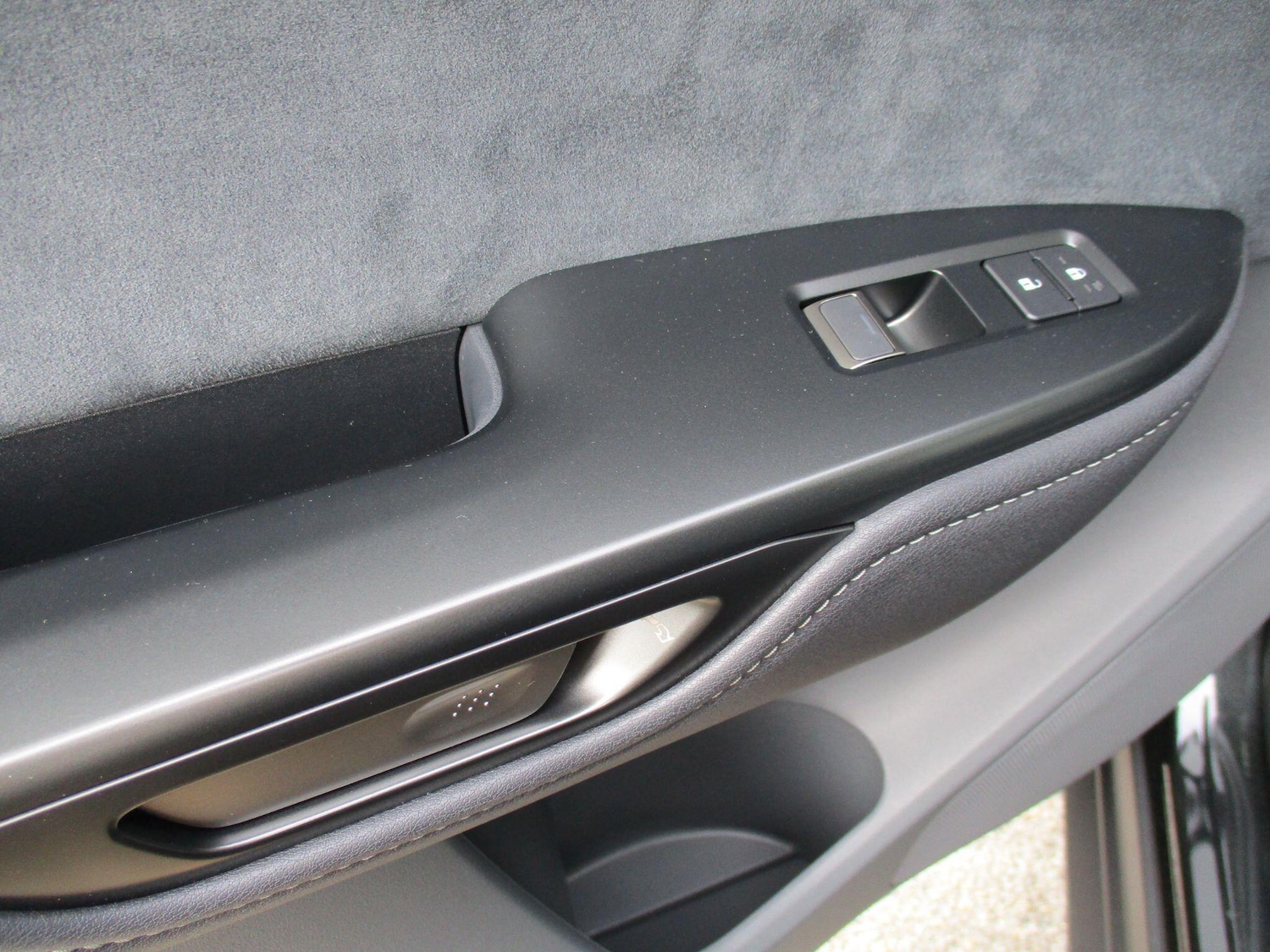 Used Lexus RZ 2025 for sale - 76250961: Photo 79