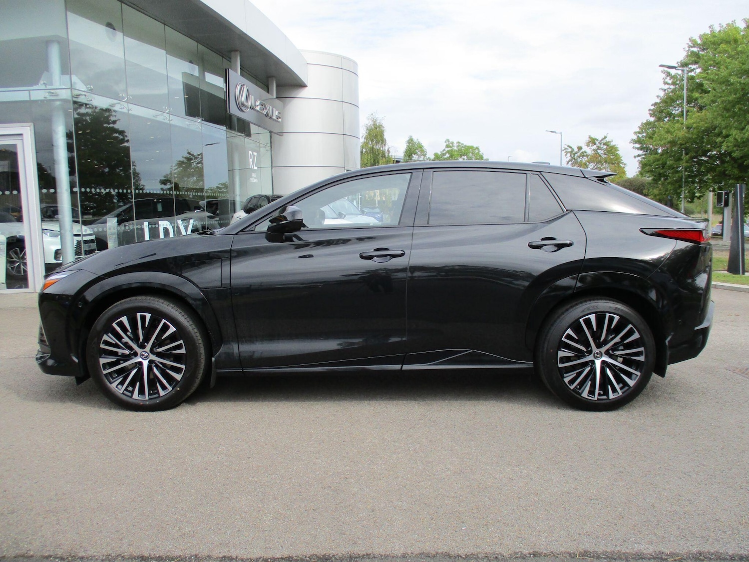 Used Lexus RZ 2025 for sale - 76250961: Photo 8