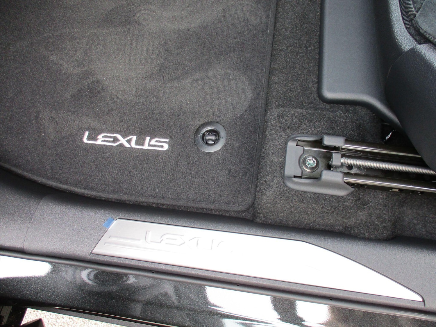 Used Lexus RZ 2025 for sale - 76250961: Photo 86