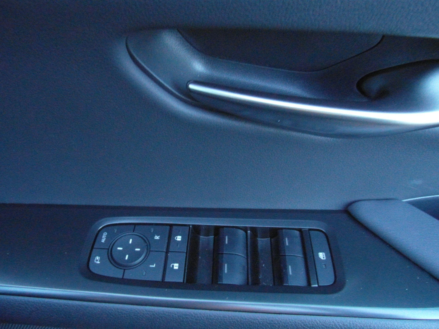 Used Lexus UX 2025 for sale - 76314417: Photo 15