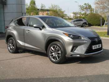 (18) - 2.5 300h Luxury SUV 5dr Petrol Hybrid E-CVT 4WD Euro 6 (s/s) (197 ps)