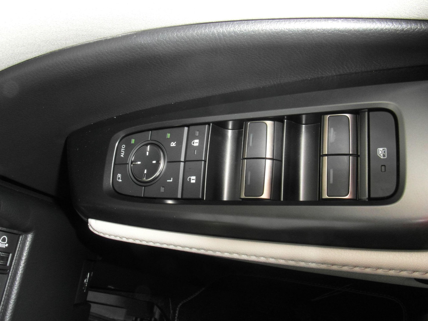 Used Lexus LBX 2025 for sale - 77120556: Photo 22