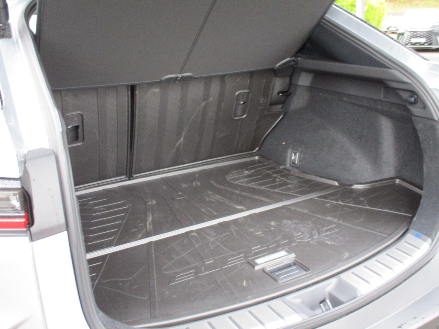 Used Lexus RZ 2025 for sale - 76314315: Photo 16