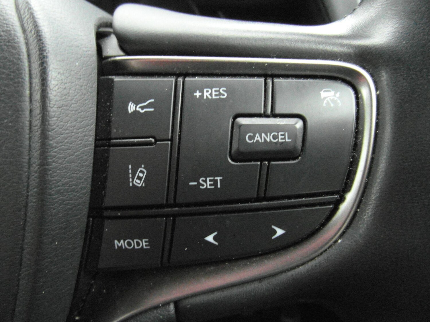 Used Lexus UX 2023 for sale - 76592688: Photo 14