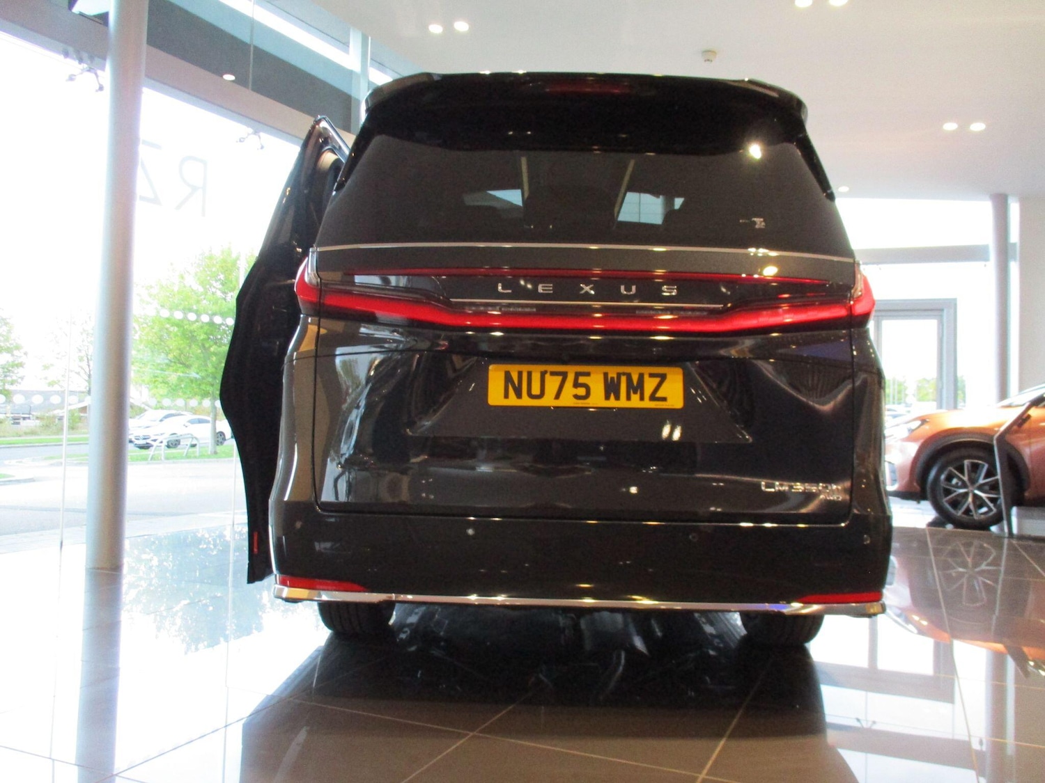 Used Lexus LM 2025 for sale - 76294858: Photo 17