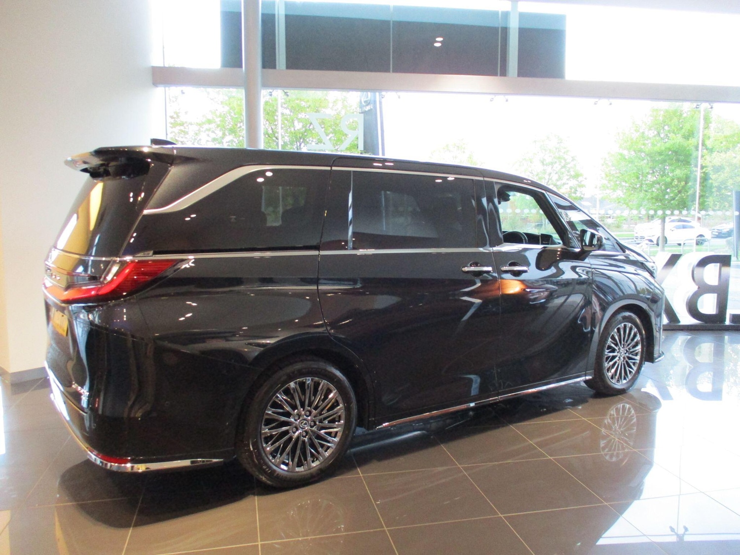 Used Lexus LM 2025 for sale - 76294858: Photo 19