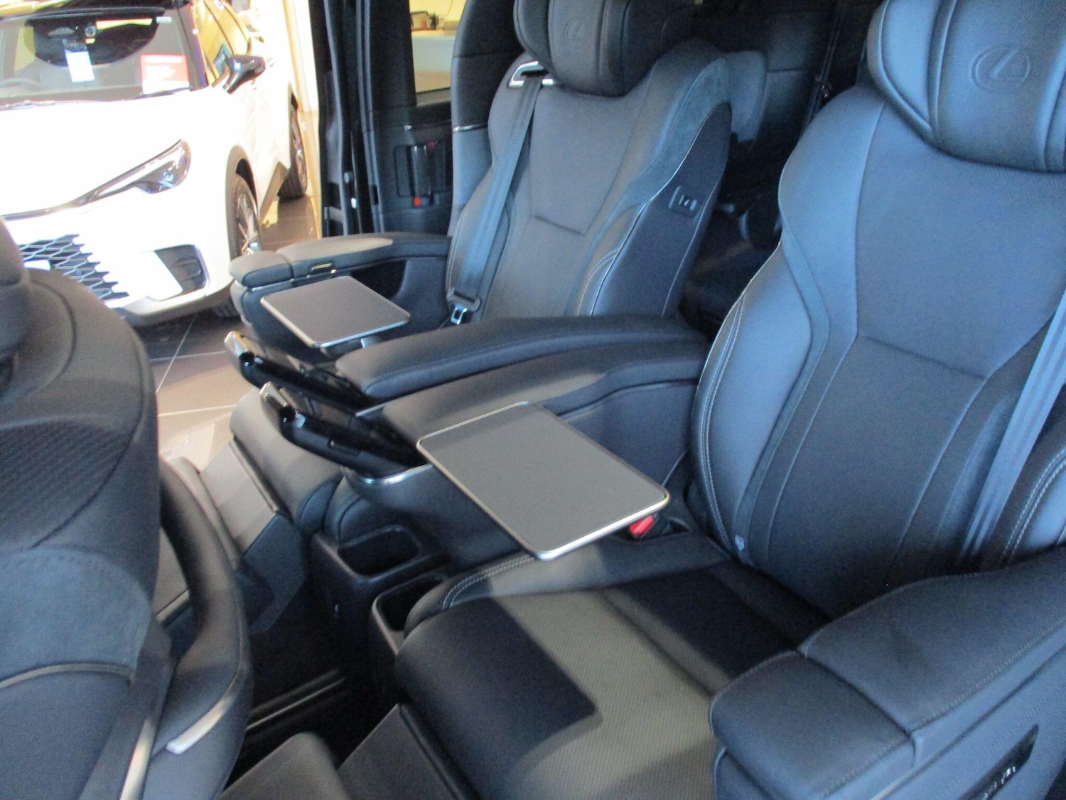 Used Lexus LM 2025 for sale - 76294858: Photo 33