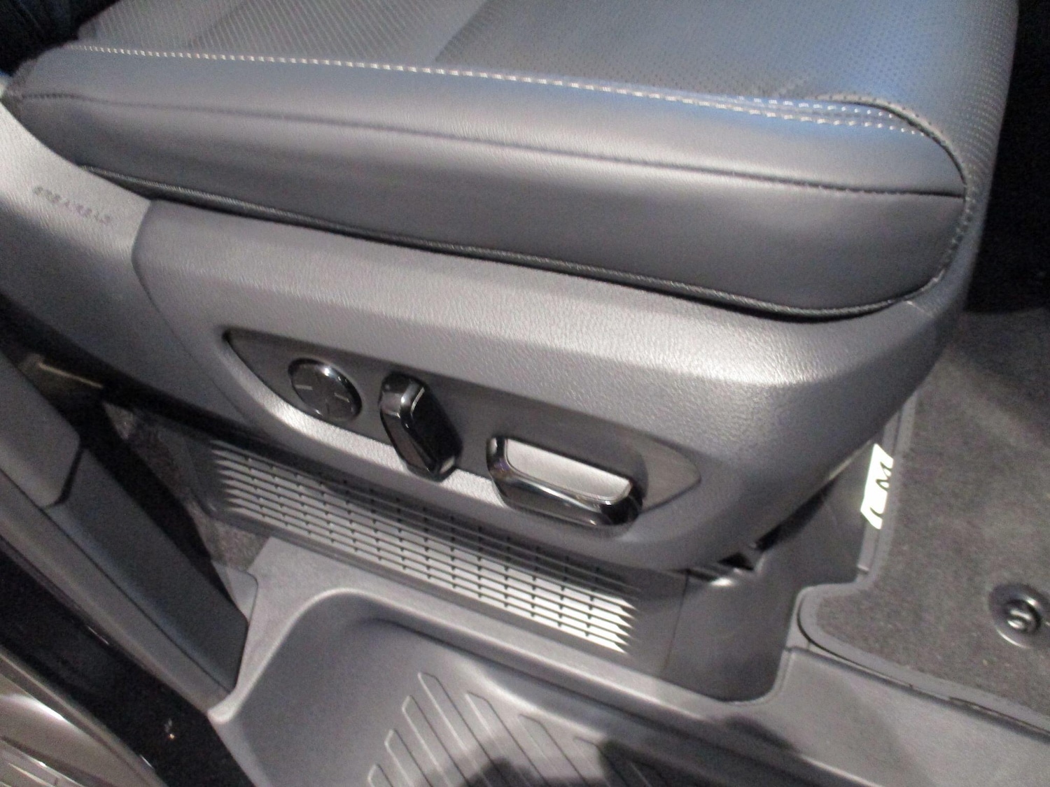 Used Lexus LM 2025 for sale - 76294858: Photo 63