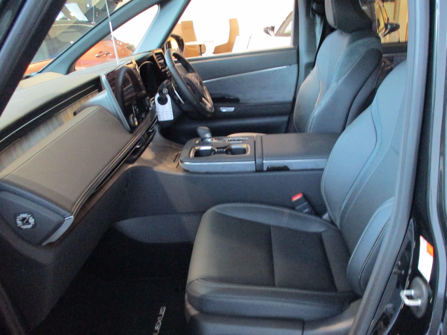 Used Lexus LM 2025 for sale - 76294858: Photo 65