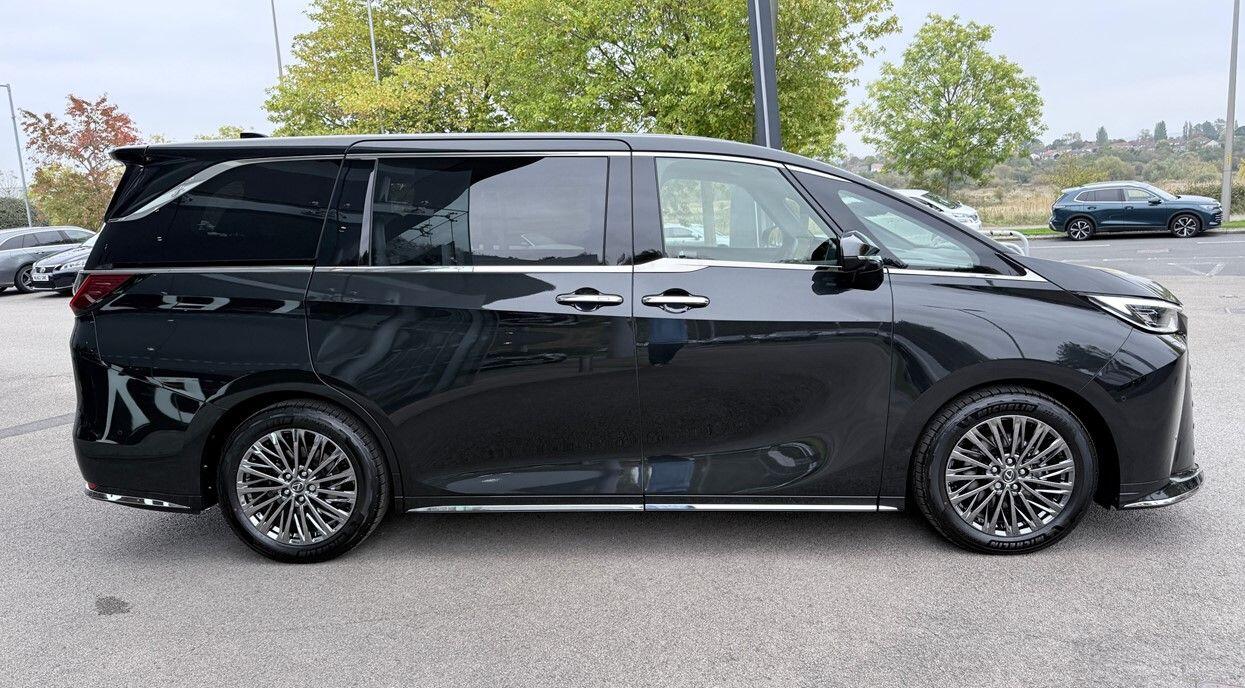 Used Lexus LM 2025 for sale - 76294858: Photo 8