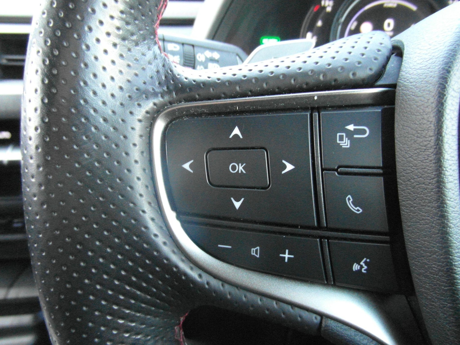 Used Lexus UX 2020 for sale - 77799047: Photo 44