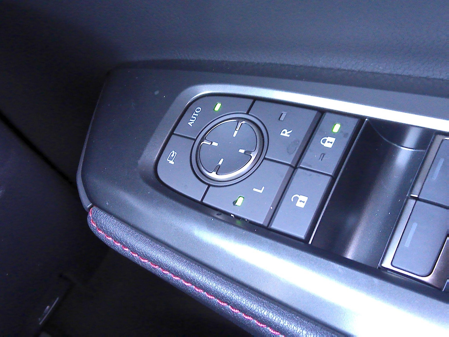 Used Lexus LBX 2025 for sale - 76802133: Photo 30