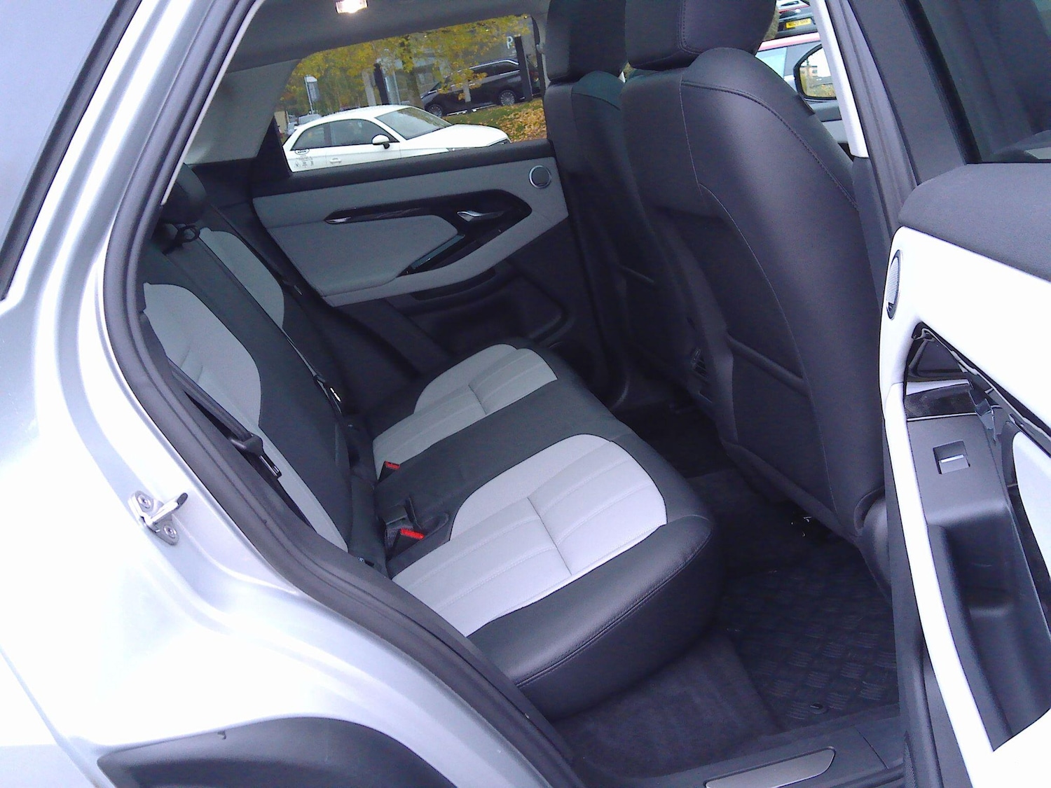 Used Land Rover Range Rover Evoque 2024 for sale - 76498958: Photo 32